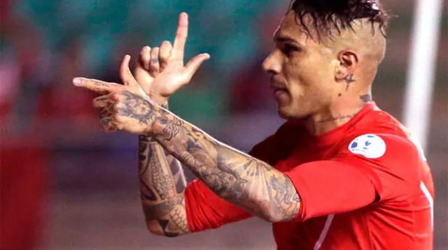 Paolo Guerrero quiere mojar en el arco de Chile este lunes. 