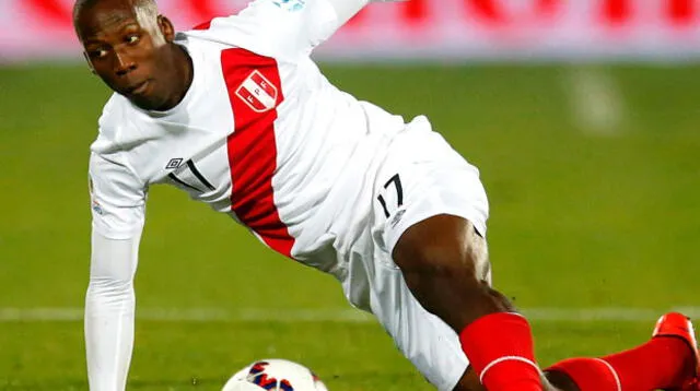 Luis Advíncula.