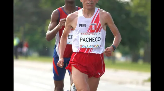 Raúl Pacheco obtuvo presea de plata en maratón. 
