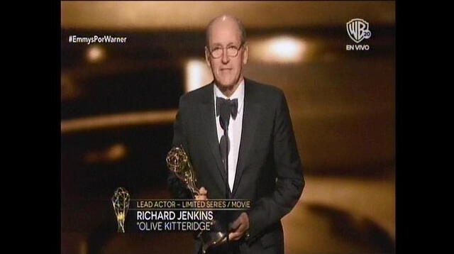 Richard Jenkins se llevó el premio a Mejor actor de serie limitada