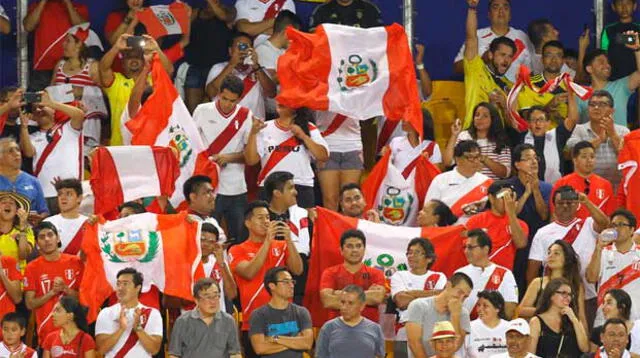 Perú vs. Colombia. Hinchas de la bicolor están encendidos de alegría.