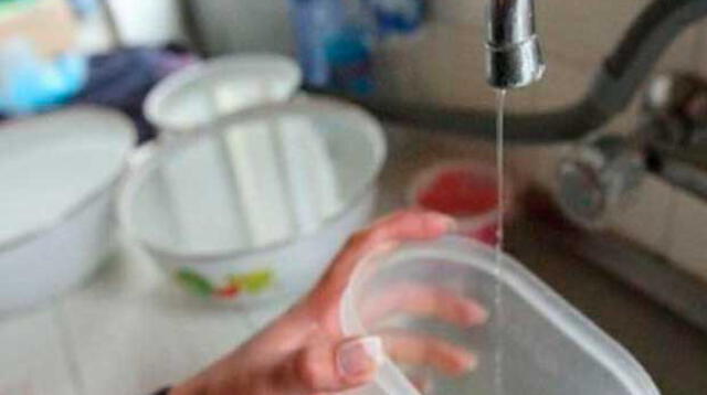 Sedapal recomienda a las personas almacenar agua en envases debidamente cerrados