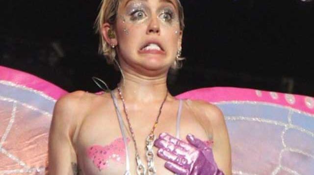 Miley fue censurada en la última edición de los MTV. 