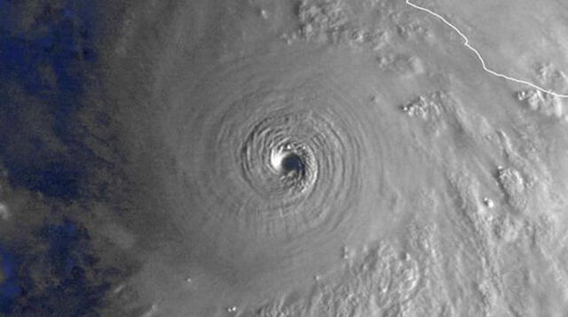 Así se aprecia el huracán desde el satélite.