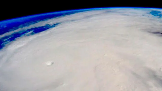 Huracán visto desde la Estación Espacial Internacional.