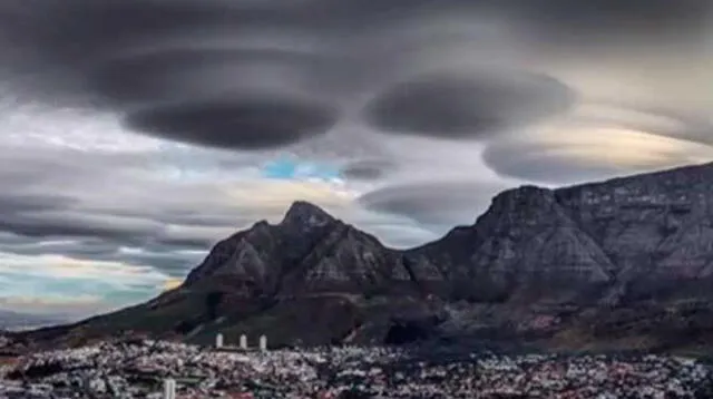 Así fueron las nubes que se formaron en Ciudad del Cabo.