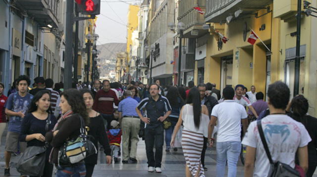 Los regalos más deseados fueron la ropa y los zapatos, según encuesta.