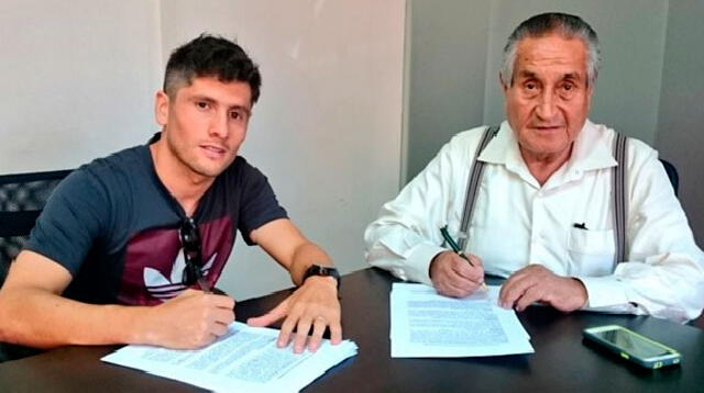 El argentino firmó su contrato en las instalaciones cremas.