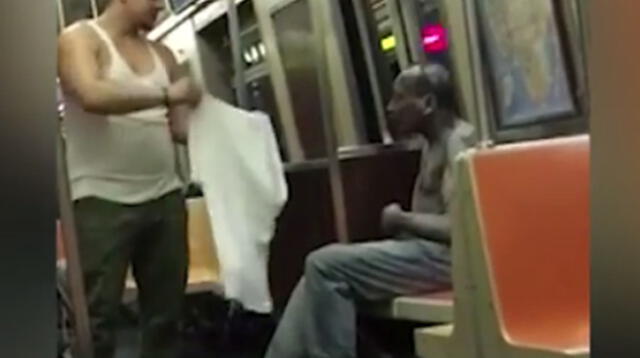 Hombre dio ejemplo de solidaridad dentro de un tren.