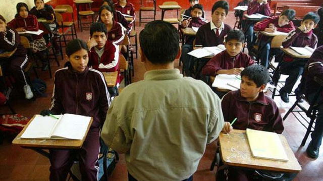 Jornada escolar completa en colegios públicos.