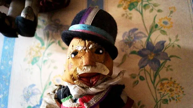 Muñeco de trapo hecho a mano, representativo de la época de carnavales en la sierra del Perú.