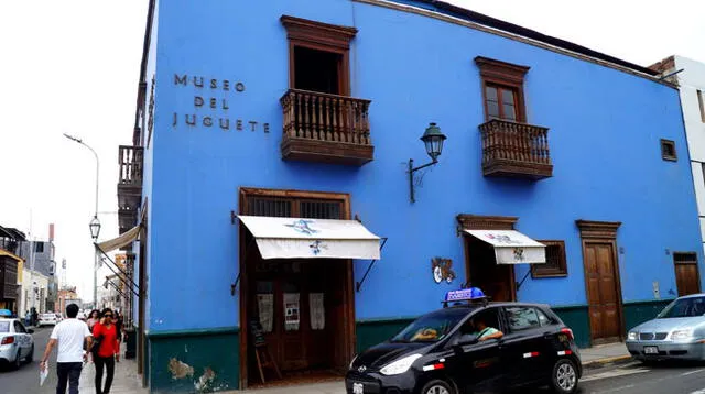 Fachada del Museo de los Juguetes en la ciudad de Trujillo.