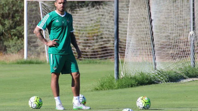 Vargas entrenó para el encuentro del domingo ante el Granada