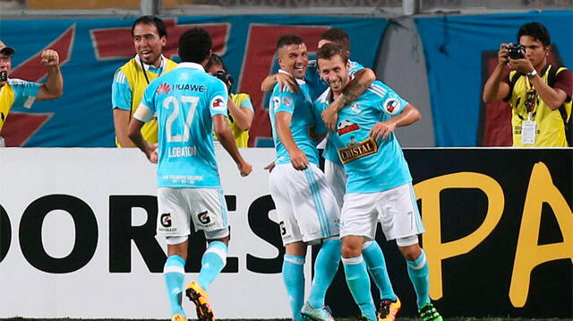 Sporting Cristal vs Huracán juegan por Copa Libertadores.