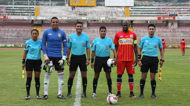 La terna junto a los capitanes del Huancayo (Figueroa) y Pretel (Comerciantes)