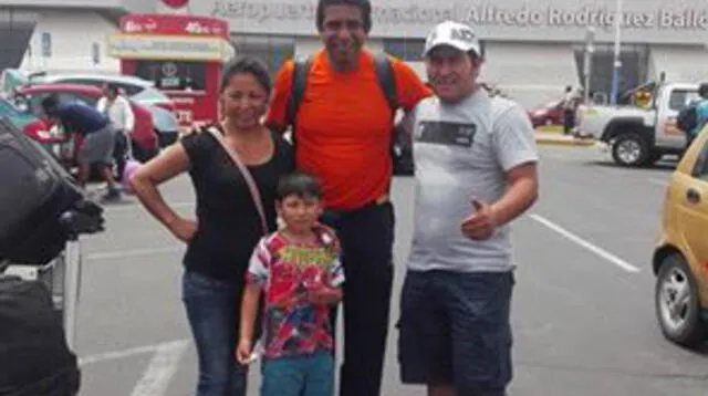 El presidente del club junto a su esposa reciben en aeropuerto a Soto: FOTO: Juan Quispe Hurtado