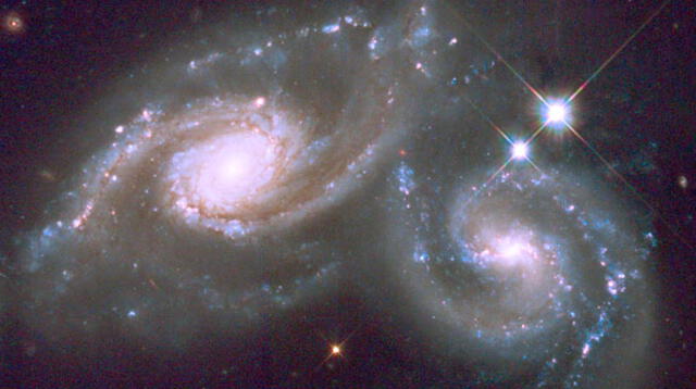 Las galaxias súper espirales brillan 15 veces más que nuestro sistema solar.