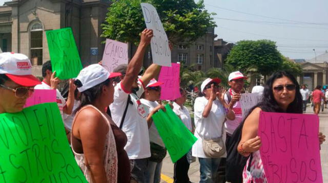 Familiares y amigos se unieron en protesta 