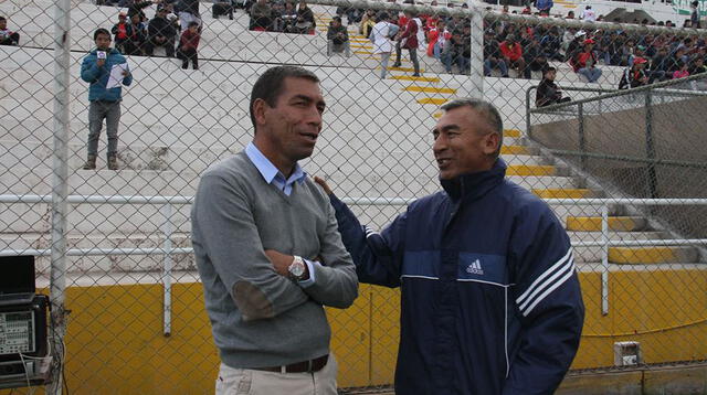 Flores junto al técnico del Cienciano  Paul Cominges previo en amistoso jugado en Cusco