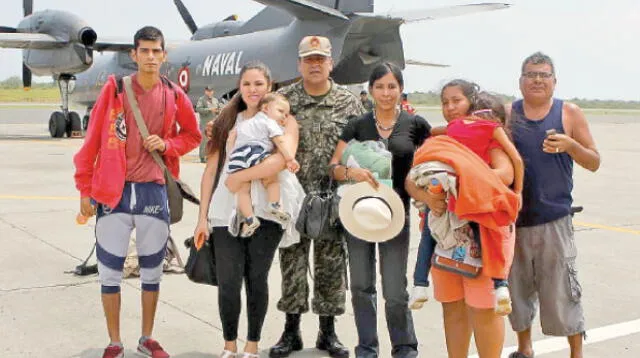 Fueron traídos en un Antonov y se reencontraron con sus familiares