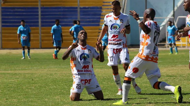 Festejo de Jair Yglesias por el gol marcado.