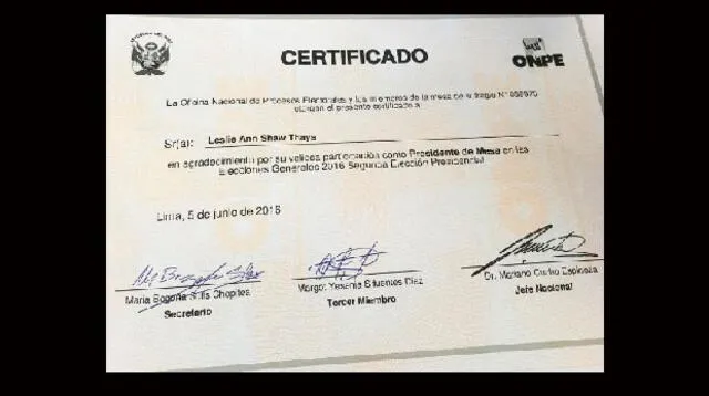 Esta diploma fue la que recibió la cantante por cumplir su deber ciudadano.