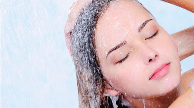 El agua caliente daña tu cabello, pero como es inevitable recupera la salud de tu pelo con estos tips