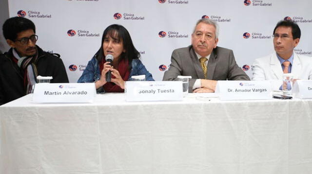 Sonaly estuvo acompañada de su esposo en la conferencia de prensa