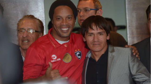 Ronaldinho con el 'Ratón' Rodriguez.