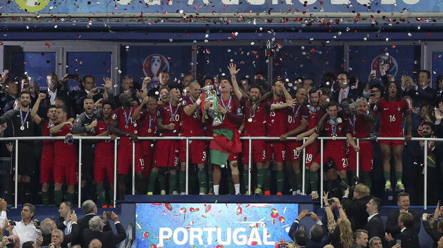 Cristiano alcanzó la gloria con Portugal.