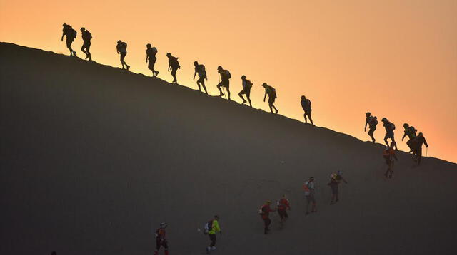 120 deportistas se preparan para cruzar la Reserva de Paracas a pie