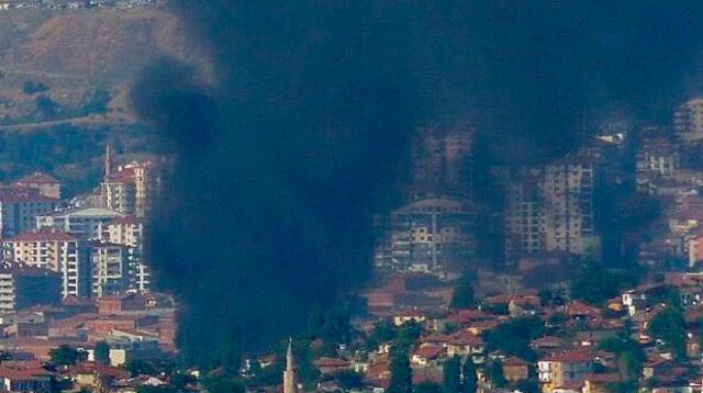 Una gran incendio siembra el caos en el centro de Ankara