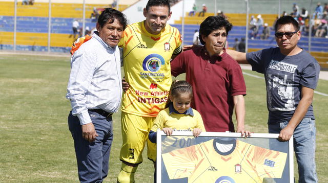 Llegó Mario Villasanti a los 200 partidos con Ayacucho