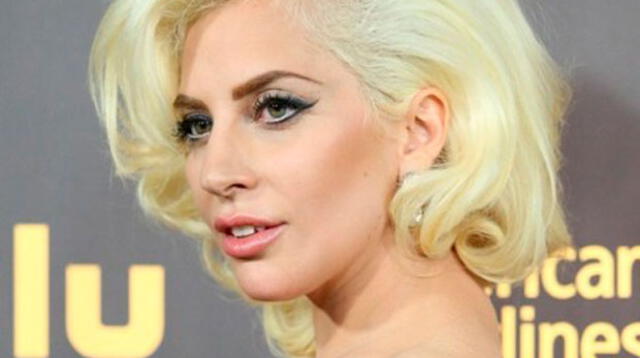 Lady Gaga es fotografiada mostrando más de la cuenta 