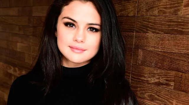  Selena Gomez se paseó por las calles de Sídney sin sostén