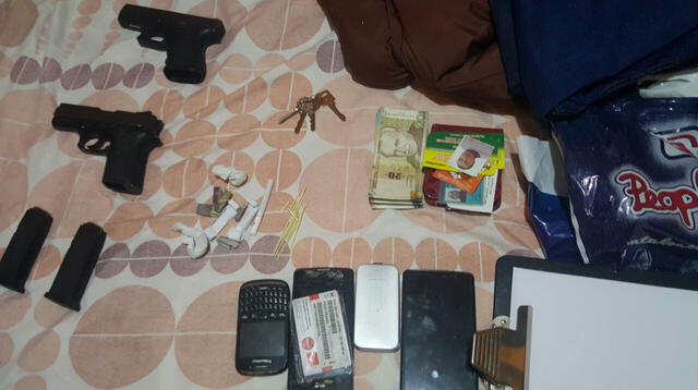 Armas y dinero incautado a pistoleros en hotel en Camaná