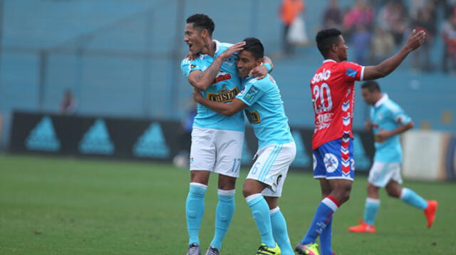 Festejo de Ray Sandoval por el gol marcado