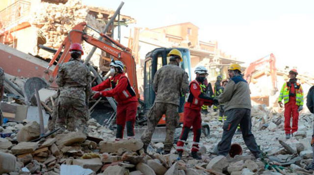 Autoridades locales han desplazado cientos de rescatistas, militares, entre otros, a zona del terremoto