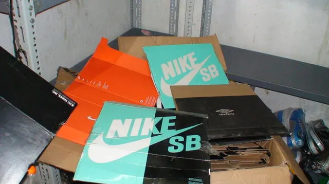Comerciantes entregaban zapatillas en supuestas "cajas originales"
