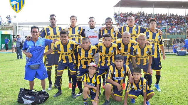 Este el equipo titular del Sport Rosario que ganó 3-2 al Delusa. FOTO: Facebook Sport Rosario