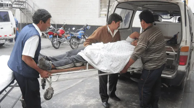 Quispe Cárdenas fue llevado en ambulancia al hospital.