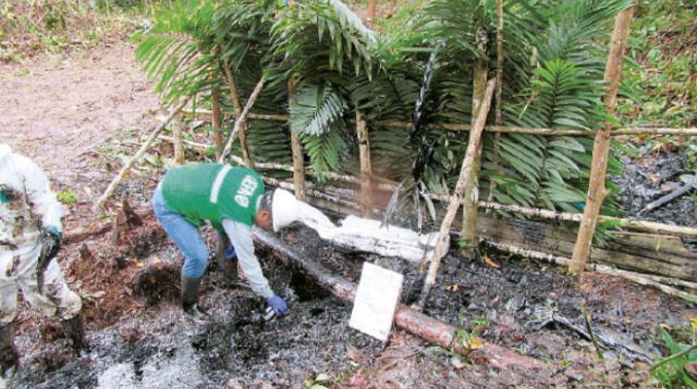 Nuevo derrame de crudo en Loreto enfrenta a Petroperú con comuneros