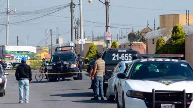 Policías en la escena del crimen