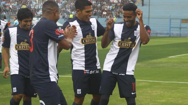 Alianza celebra los tres puntos del clásico