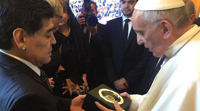 El reloj que Maradona le regaló al Papa Franscisco será subastado