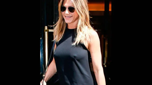 Jennifer Aniston, se unió a la moda sin brassier