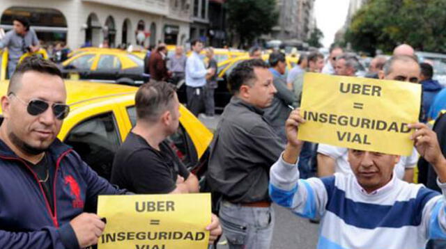 Miles de taxistas salieron a las calles para protestar contra Uber