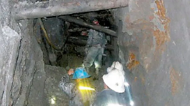 6 mineros mueren asfixiados