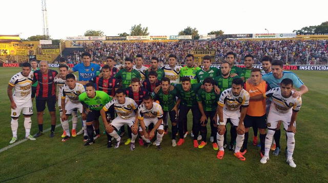 Los jugadores de San Lorenzo con la camiseta de Chapecoense