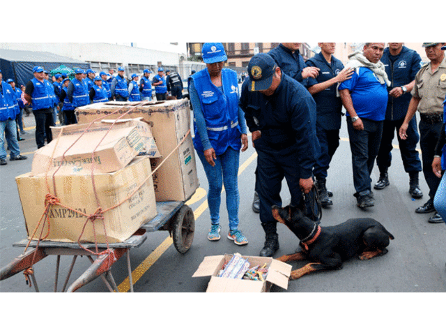 Vigilan calles de zonas comerciales de Cercado de Lima para evitar ingreso de ambulantes